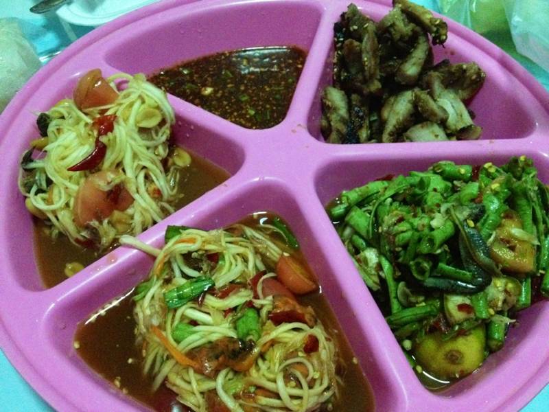 เซ็ทนี้ซื้อกลับมาทานที่บ้าแซ่บมาก ที่ ร้านอาหาร อิสานคลาสสิค