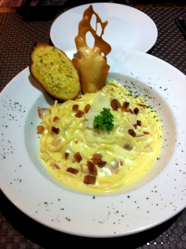 สปาเก็ตตี้ คาโบนาล่า ที่ ร้านอาหาร Charcoa House
