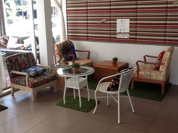 คาเฟ่ เดอ หลาด ที่ ร้านอาหาร Cafe' de Lard 