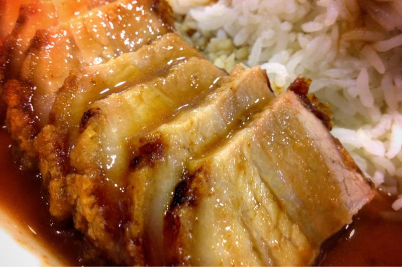 ข้าวหมูกรอบ ร้าน Dragon-X อร่อยดี ที่ ร้านอาหาร Food Island Fashion Island