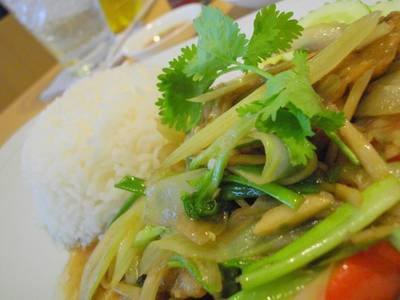 ข้าวผัดคื่นฉ่ายปลากะพง ที่ ร้านอาหาร MY CAFE Nonthaburi