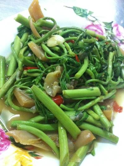 ร้านอาหาร ตี๋กระเพาะปลา (สะพานสอง) ร้านอาหาร ตี๋กระเพาะปลา (สะพานสอง)