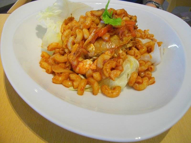 ผัดมักกะโรนีกุ้ง ที่ ร้านอาหาร MY CAFE Nonthaburi
