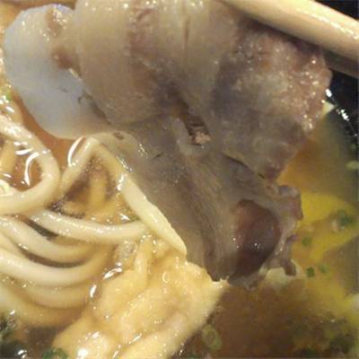 หมูเนื้อนุ่ม ที่ ร้านอาหาร Kazokutei Japanese Udon & Soba Central พระราม 3