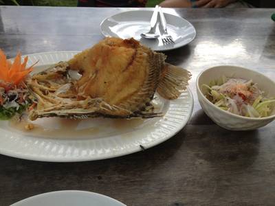 ร้านอาหาร ชาวฟ้าทะเลคราม