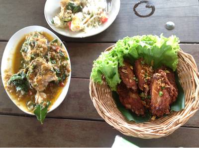 ไก่ตะกร้า
และปลาช่อนผัดฉ่า
รสชาดถึงใจ  ที่ ร้านอาหาร ร้านพริกสวน