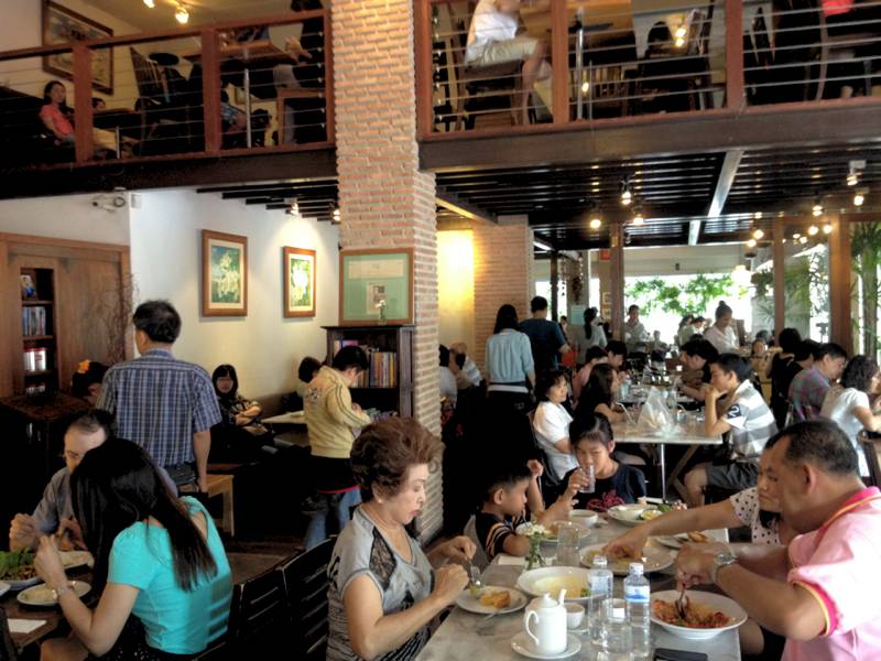 ร้านอาหาร ครัวดอกไม้ขาว