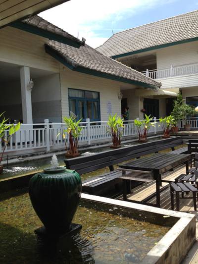 ร้านอาหาร เรือนปั้นหยา