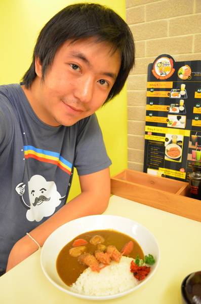 พร้อมกินแล้ววว ^^ ที่ ร้านอาหาร Kare Kafe