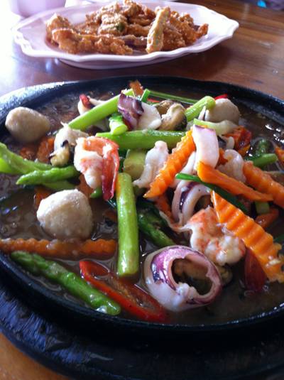 ร้านอาหาร ครัวแจ๋ว