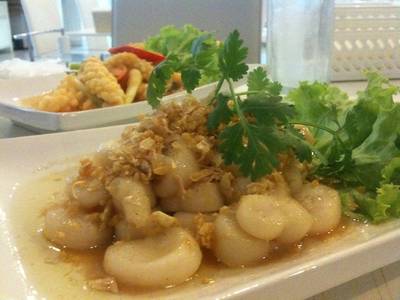 เอ็นหอยผัดกระเทียม ที่ ร้านอาหาร บ้านทะเลซีฟู้ด