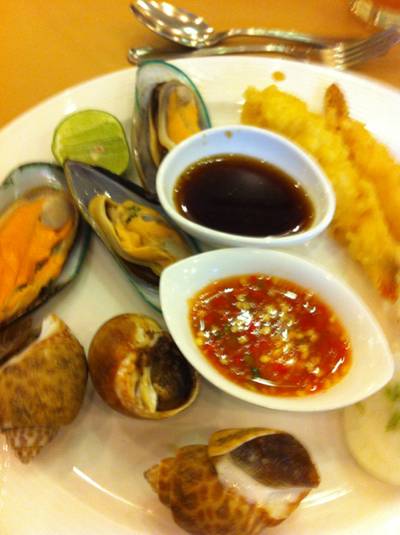 หอยนางรม หอยหวาน เทมปุระกุ้ง ที่ ร้านอาหาร Bon Vivant (บอง วีวอง)