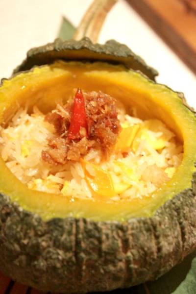 ข้าวผัดจักพรรดิพิโรธ ที่ ร้านอาหาร ซิน เทียน ตี้ Crowne Plaza Bangkok Lumpini Park
