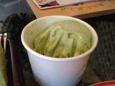 ไอศครีมชาเขียว ที่ ร้านอาหาร Sugar Cake