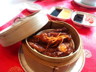 ขาไก่นึ่งเต้าซี่ หรือ Steamed chicken feet with black bean sauce  ที่ ร้านอาหาร Déjà Vu