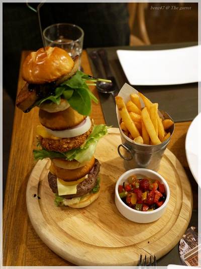 ร้านอาหาร The Garret ​(Secret Bistro Bar)