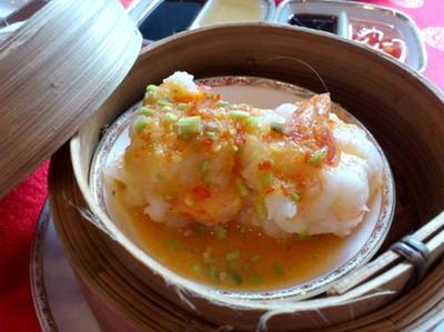 กุ้งนึ่งมะนาว อันนี้รสชาติเผ็ดๆเลยค่ะ อร่อยมากๆ แก้เลี่ยนได้ดีมากๆเชียวค่ะ ที่ ร้านอาหาร Déjà Vu