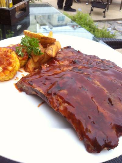 สเต็กซี่โครงหมูย่างซอสบาบีคิว ที่ ร้านอาหาร สามเสนวิลล่า ราชพฤกษ์