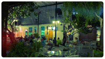 ร้านอาหาร Indy Trees Bar By The Stories
