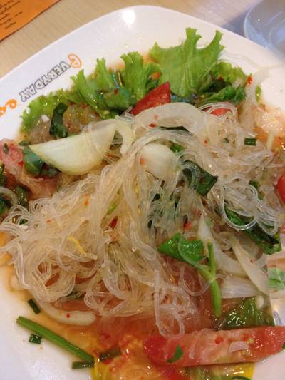 ยำวุ้นเส้นทะเล ที่ ร้านอาหาร Jad Jan จัดจ้าน CDC 