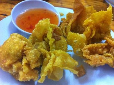 เกี๊ยวกรอบ กรอบมากๆ ที่ ร้านอาหาร บะหมี่เกี๊ยว แมน