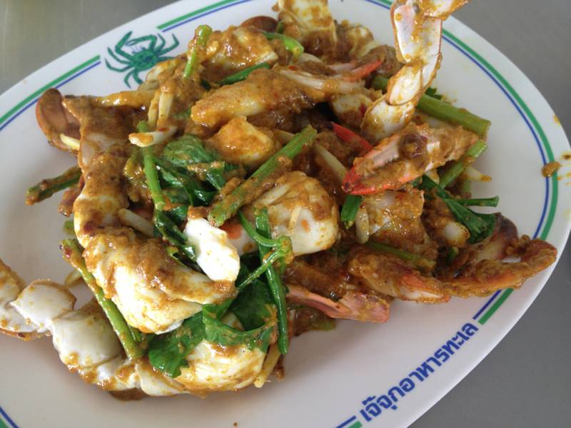 กรรเชียงปูผัดผงกระรี่ ที่ ร้านอาหาร เจ๊จุก 2