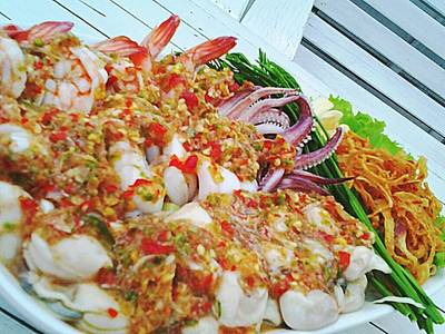 ยำสามทัพ ที่ต้องลอง ที่ ร้านอาหาร เด็กเลี้ยงแกะ FARM & RESTAURANT