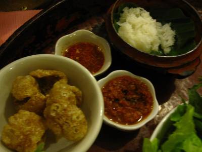 ร้านอาหาร เฮือนเพ็ญ