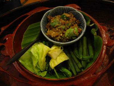 ร้านอาหาร เฮือนเพ็ญ