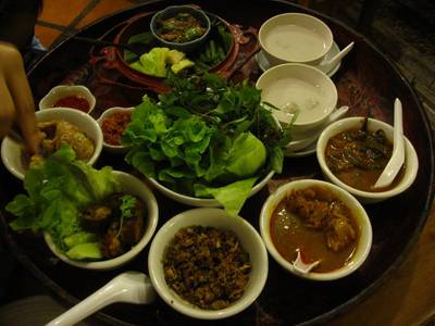 ร้านอาหาร เฮือนเพ็ญ