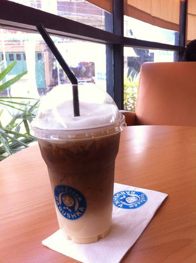 กาแฟเย็นซักแก้วมั้ยคับ อากาศร้อนขนาดนี้ได้เวลาล้างรถแล้ว ที่ ร้านอาหาร Babushka
