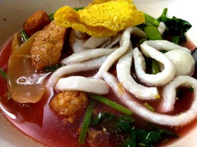ปลาเส้นโฟ มื้อเย็นเบาๆ ที่ ร้านอาหาร เย็นตาโฟราชวงศ์