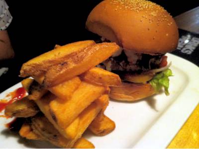 ร้านอาหาร Bangkok Burger Co. ทองหล่อ 10