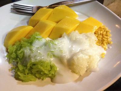 ข้าวเหนียวมะม่วง ที่ ร้านอาหาร อบอร่อย