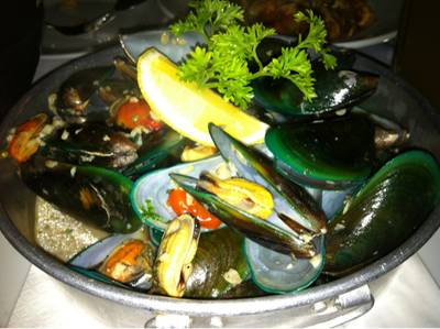 ร้านอาหาร HOBS Bar & Restaurant  Aree Garden