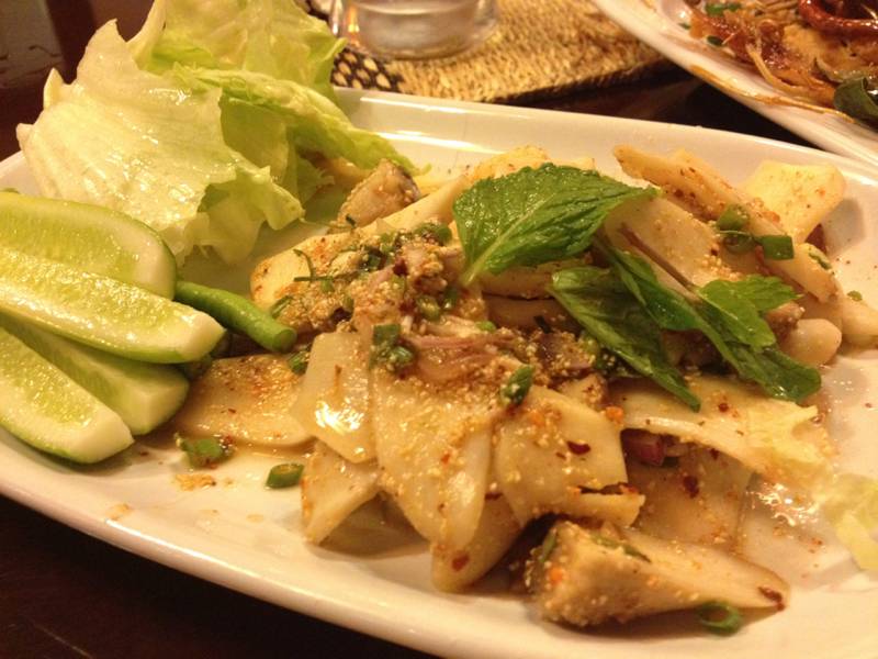 ร้านอาหาร พันโคม