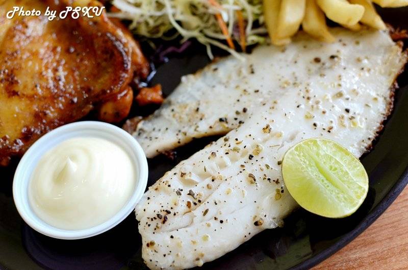 สเต็กปลาย่าง ที่ ร้านอาหาร Bangkok Grill วงแหวนเซ็นเตอร์