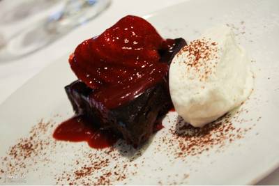 Flourless Chocolate Cake ที่ ร้านอาหาร Greyhound Café สยามเซ็นเตอร์