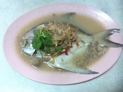 ปลาจาระเม็ดนึ่งบ๊วย ที่ ร้านอาหาร จงรักโภชนา