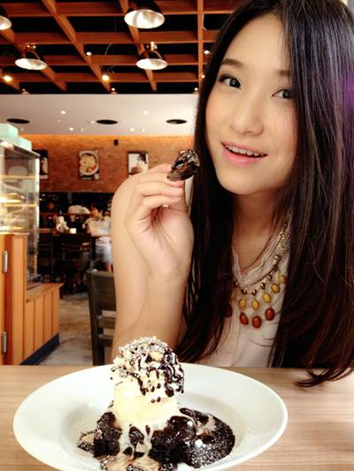 choc mud brownie
บราวนี่นุ่มๆอุ่นๆละลายในปากเสิร์ฟคู่กับไอศกรีมวนิลา อร่อยลงตัว ที่ ร้านอาหาร After You Dessert Cafe Crystal Park
