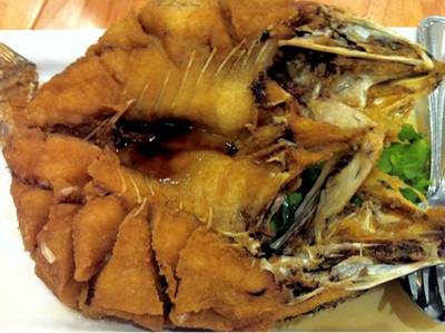 Laem Cha-roen Seafood แหลมเจริญซีฟู้ด ที่ ร้านอาหาร แหลมเจริญซีฟู้ด Central ลาดพร้าว