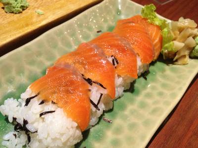 Salmon don ที่ ร้านอาหาร ซาซาเอะ