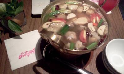 ต้มแซ่บกระดูกหมู ที่ ร้านอาหาร ส้มตำมั๊ยซ์