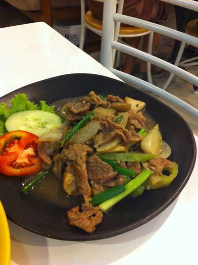 ร้านอาหาร บ้านกลางซอย (ซอยสวนอ้อย)