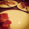 pizza พอทานได้ pasta สั่งมาเหมือนกันสามจานรสชาติต่างกัน ราคาไม่แพง แต่ไม่โดน ที่ ร้านอาหาร Brio