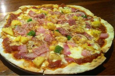 ฮาวายเอี๊ยน~* ที่ ร้านอาหาร Pizza Pazza