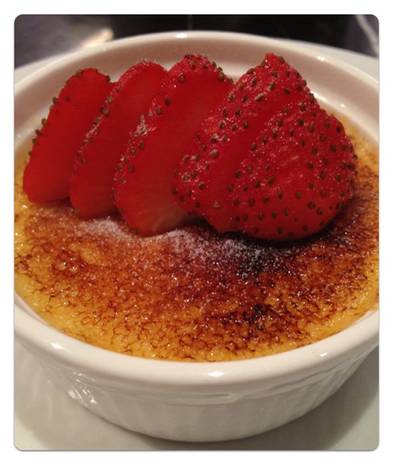 crème brûlée ที่ ร้านอาหาร Sweet Hound พารากอน