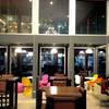 high ceiling with black chandelier  ที่ ร้านอาหาร Montblanc
