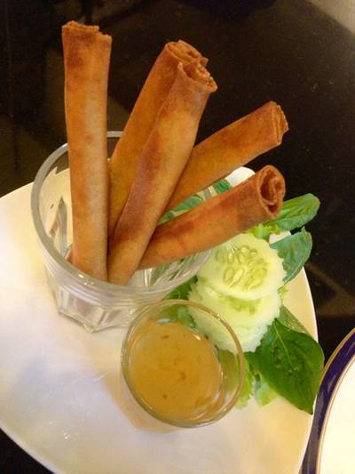ปอเปี๊ยนางแบบ  ที่ ร้านอาหาร ทองปาน