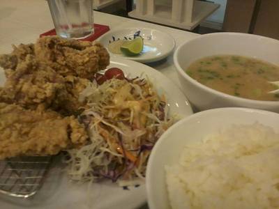 ไก่ทอดคาราอาเกะ ที่ ร้านอาหาร Yamagoya Ramen อัมรินทร์ พลาซ่า